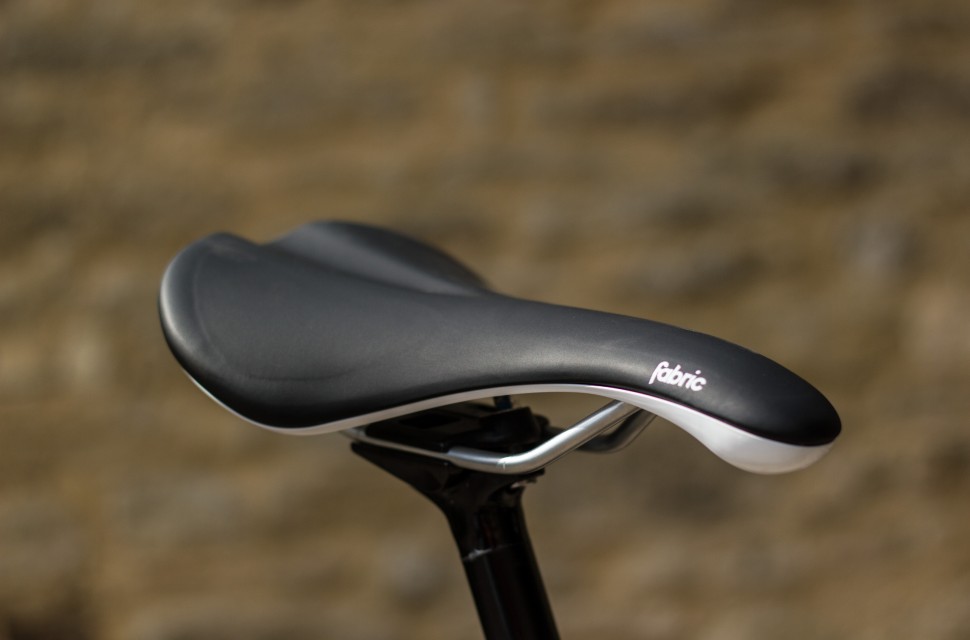 Fabric scoop radius elite cheap bike saddle